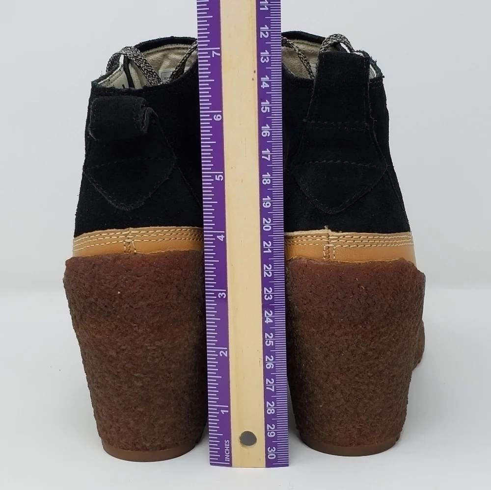 Merrell Tremblant Boots Women 9.5 Black Suede Lace Up Crepe Wedge Ankle Booties